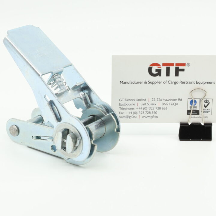 RB2509 - Closed 25mm Ratchet Buckle with Business Card for Scale